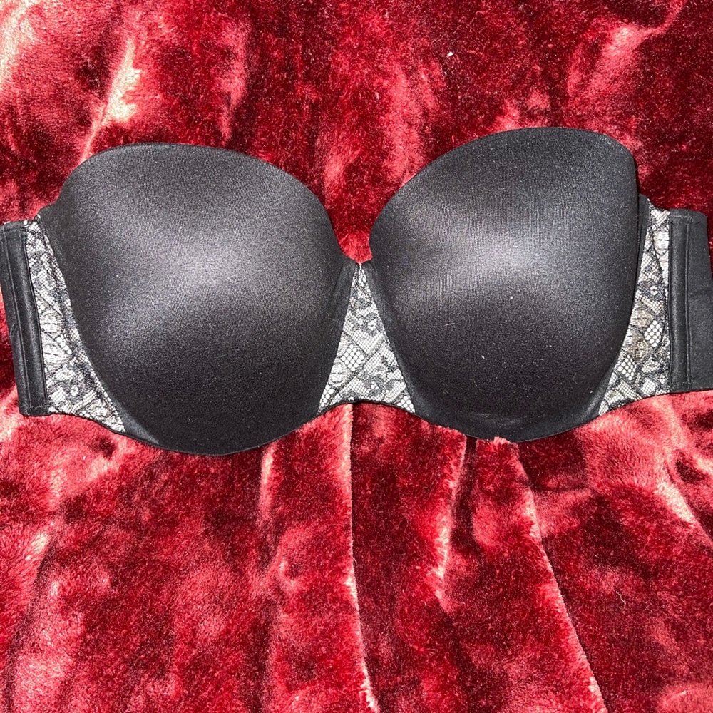Victoria’s Secret Body by Victoria Strapless Bra